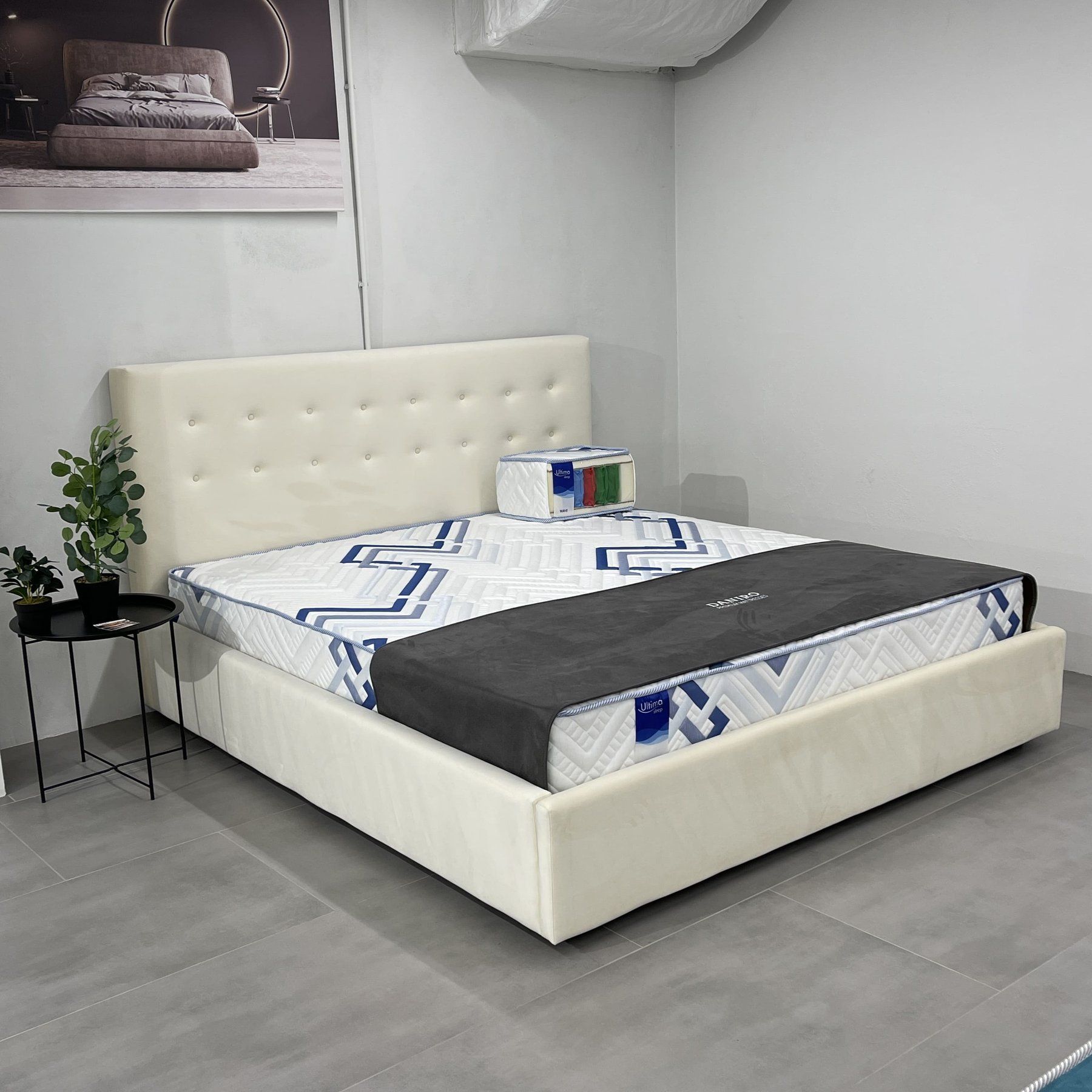 Ліжко Estetica / Естетика / 160х200 біле з вітрини